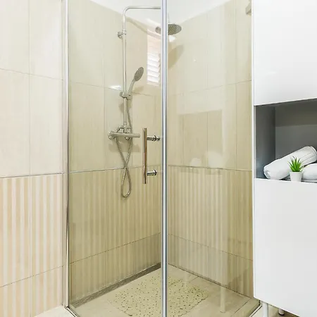 Gorgeous In With Wifi Holiday home